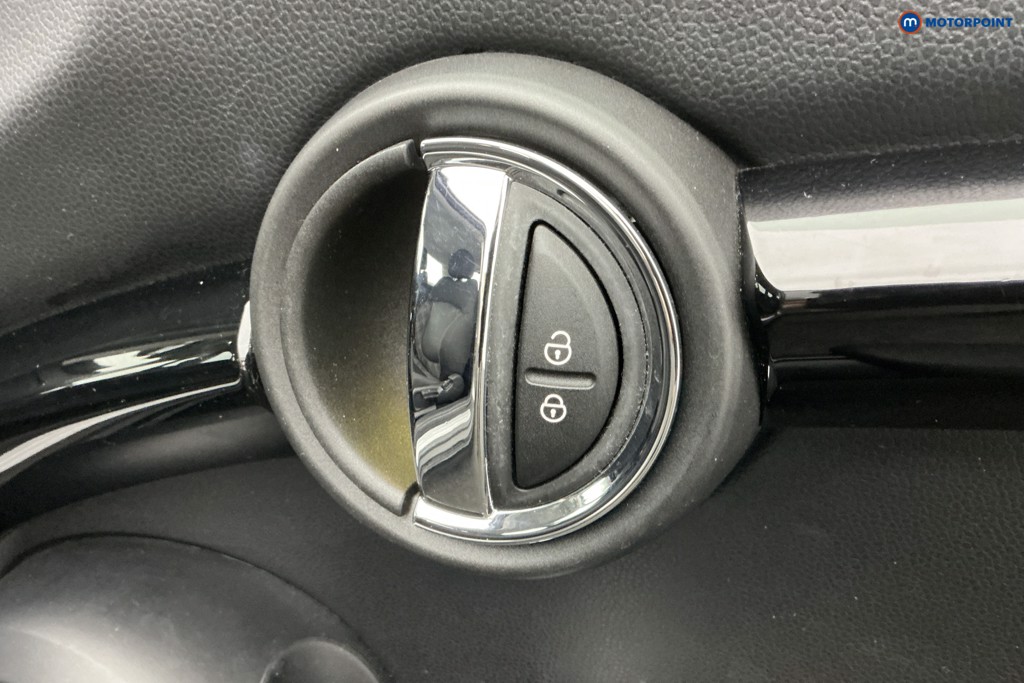 Mini Hatchback Cooper Classic Manual Petrol Hatchback - Stock Number (1602179) - 25th supplementary image