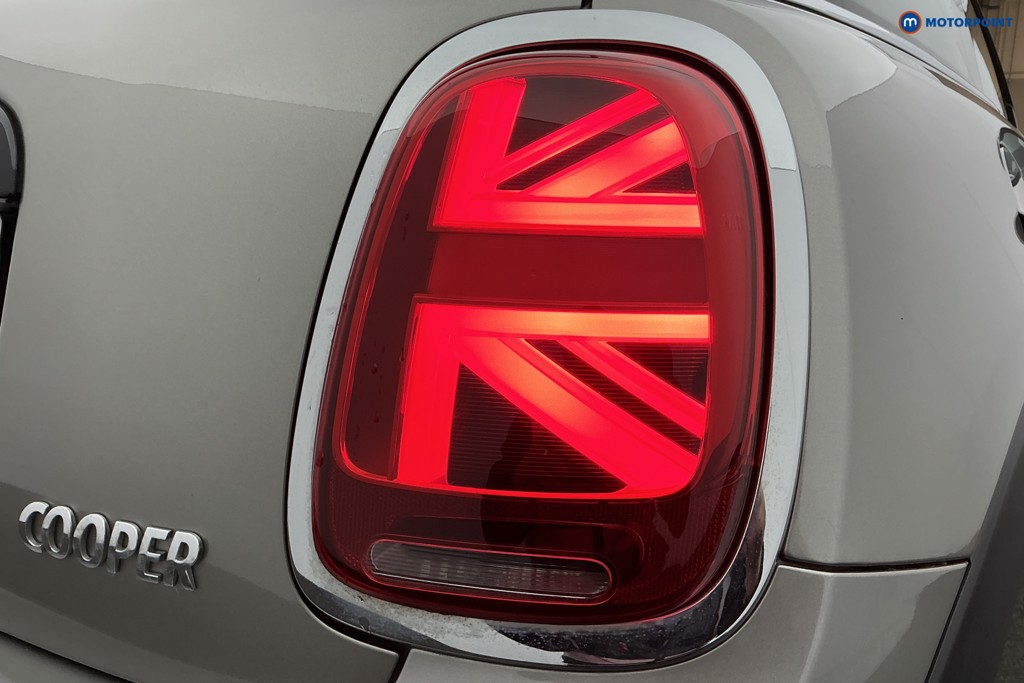 Mini Hatchback Cooper Classic Manual Petrol Hatchback - Stock Number (1602179) - 31st supplementary image