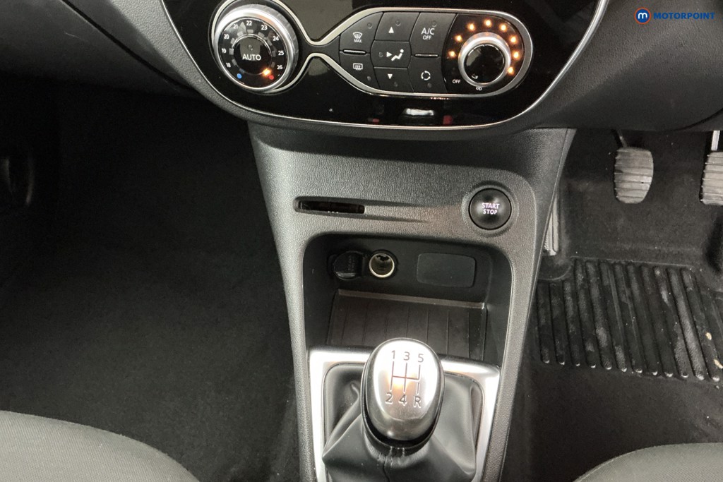 Renault Captur Iconic Manual Petrol SUV - Stock Number (1602421) - 16th supplementary image