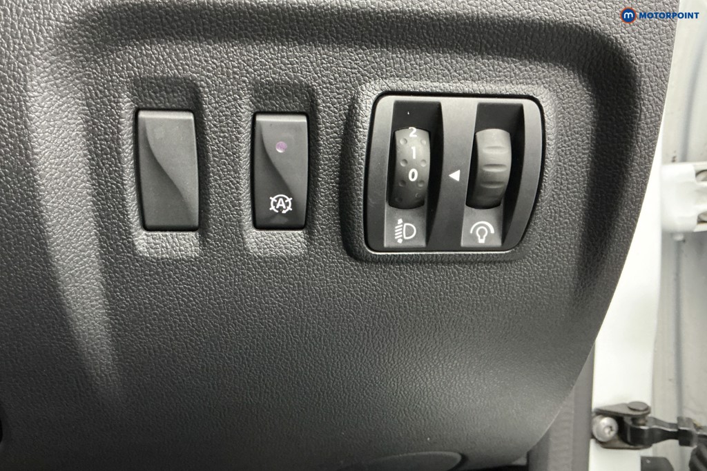 Renault Captur Iconic Manual Petrol SUV - Stock Number (1602421) - 21st supplementary image