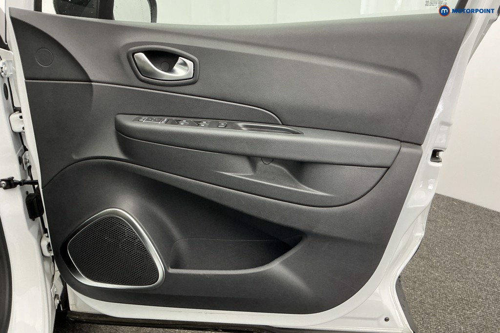 Renault Captur Iconic Manual Petrol SUV - Stock Number (1602421) - 22nd supplementary image