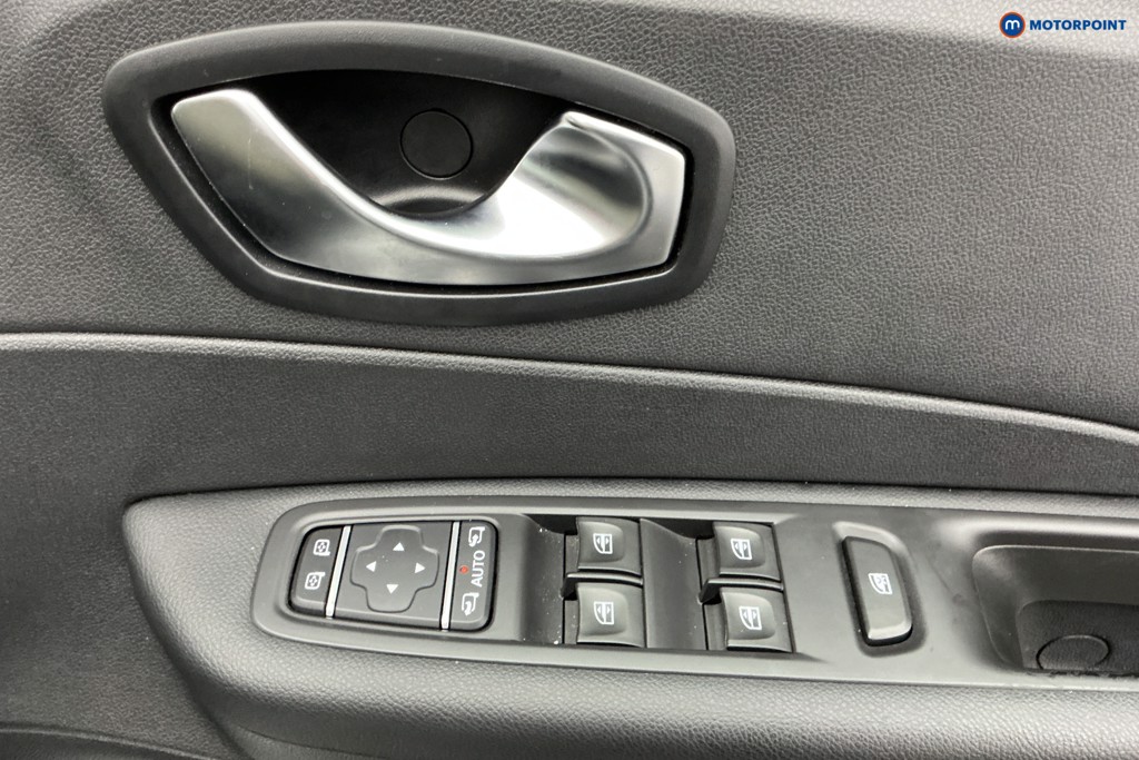 Renault Captur Iconic Manual Petrol SUV - Stock Number (1602421) - 23rd supplementary image