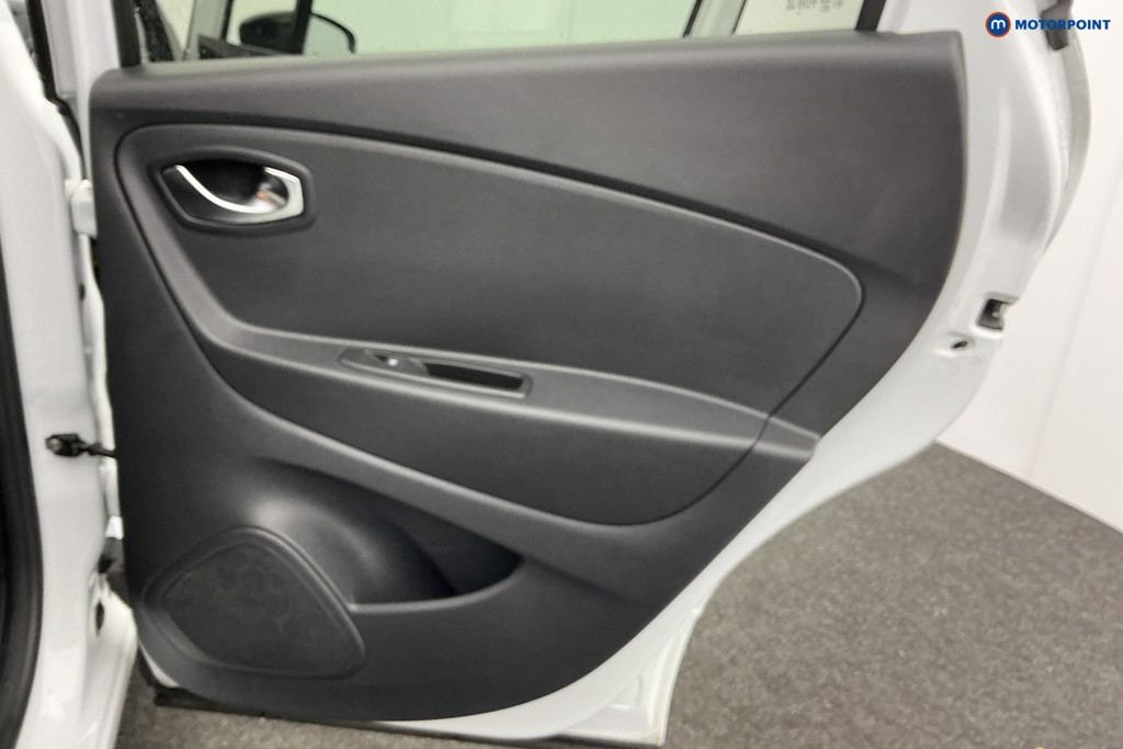 Renault Captur Iconic Manual Petrol SUV - Stock Number (1602421) - 24th supplementary image