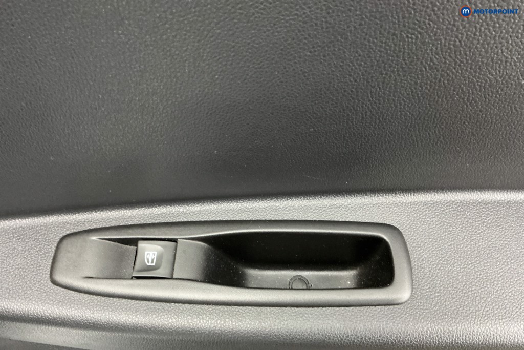 Renault Captur Iconic Manual Petrol SUV - Stock Number (1602421) - 25th supplementary image