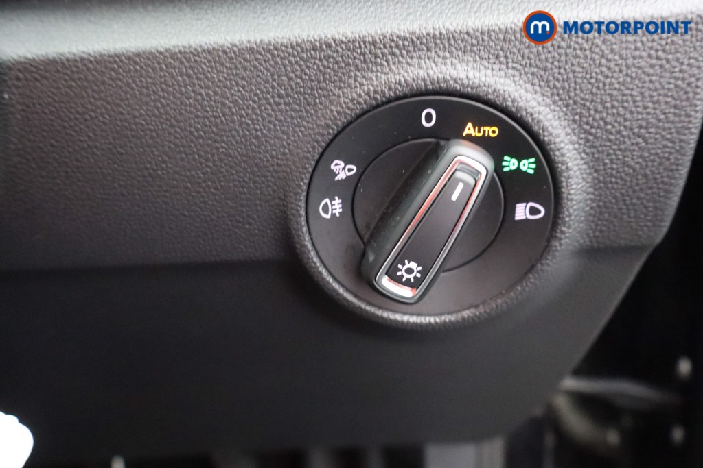 Volkswagen T-Roc Style Manual Petrol SUV - Stock Number (1602560) - 6th supplementary image