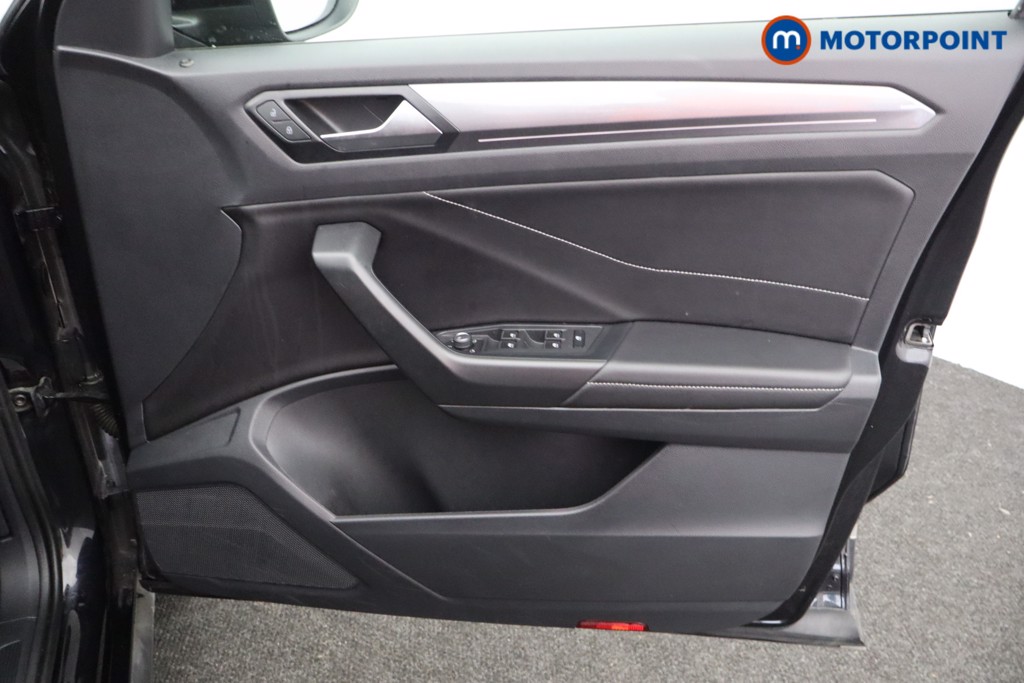 Volkswagen T-Roc Style Manual Petrol SUV - Stock Number (1602560) - 12th supplementary image