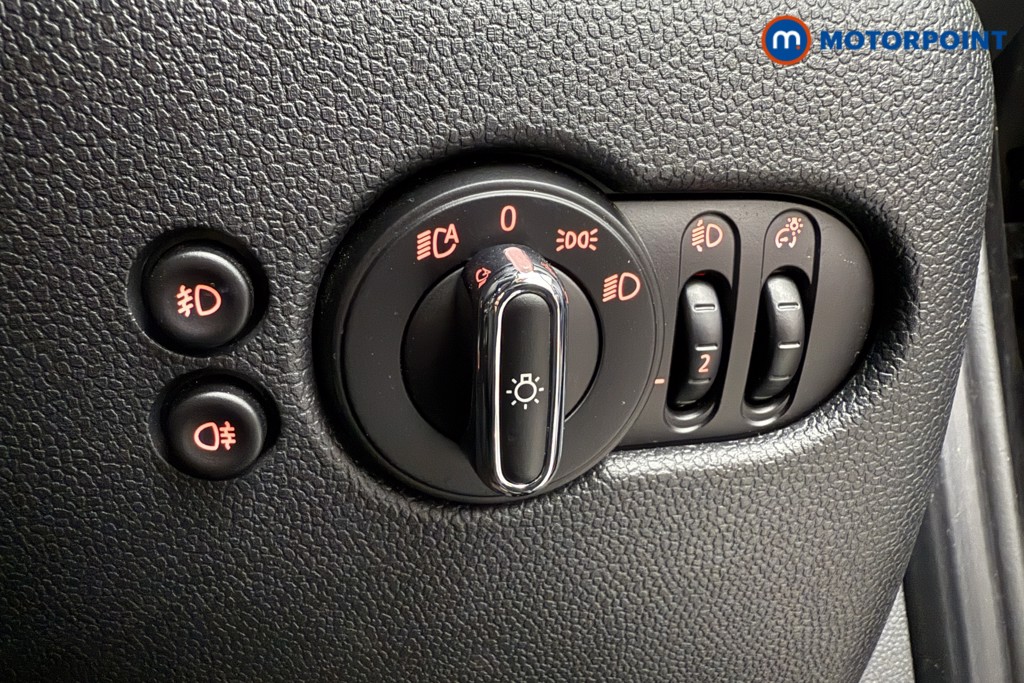 Mini Hatchback Cooper Classic Manual Petrol Hatchback - Stock Number (1602572) - 14th supplementary image