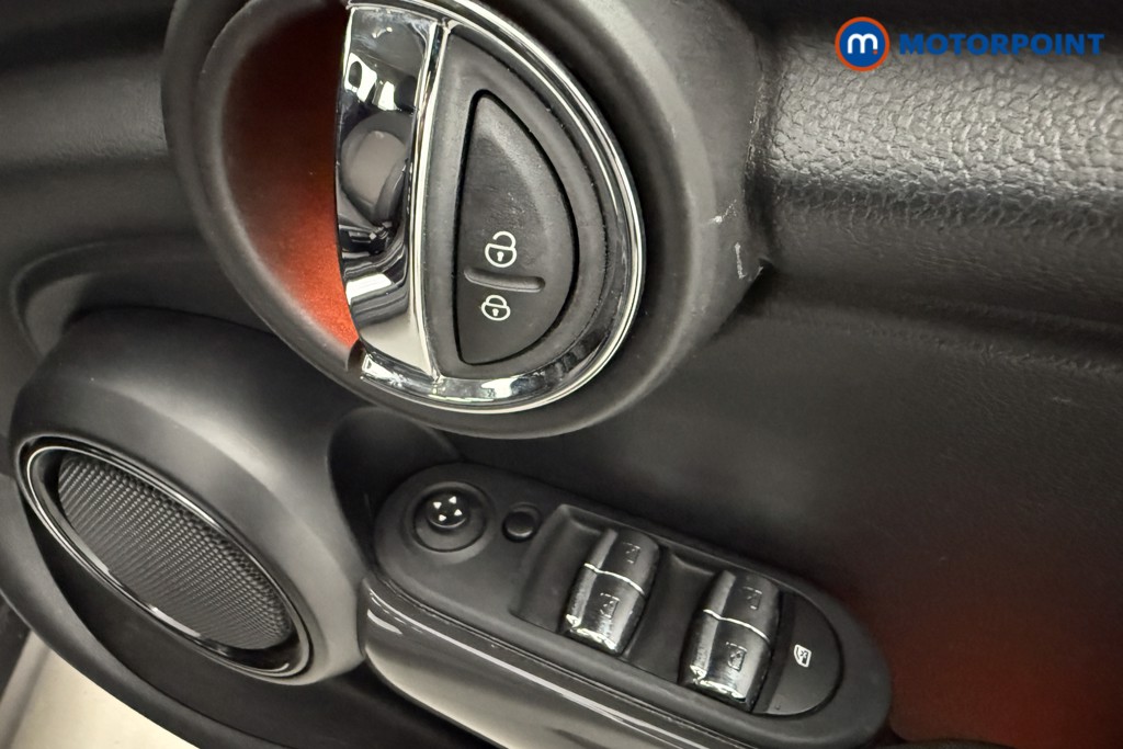 Mini Hatchback Cooper Classic Manual Petrol Hatchback - Stock Number (1602572) - 16th supplementary image