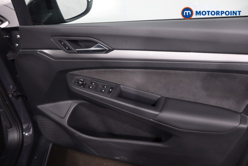 Volkswagen Golf Style Automatic Petrol Hatchback - Stock Number (1602898) - 20th supplementary image