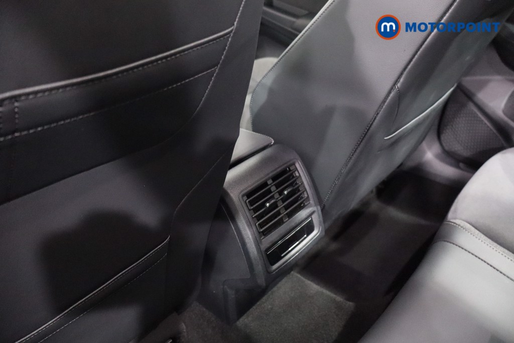 Volkswagen Golf Style Automatic Petrol Hatchback - Stock Number (1602898) - 24th supplementary image