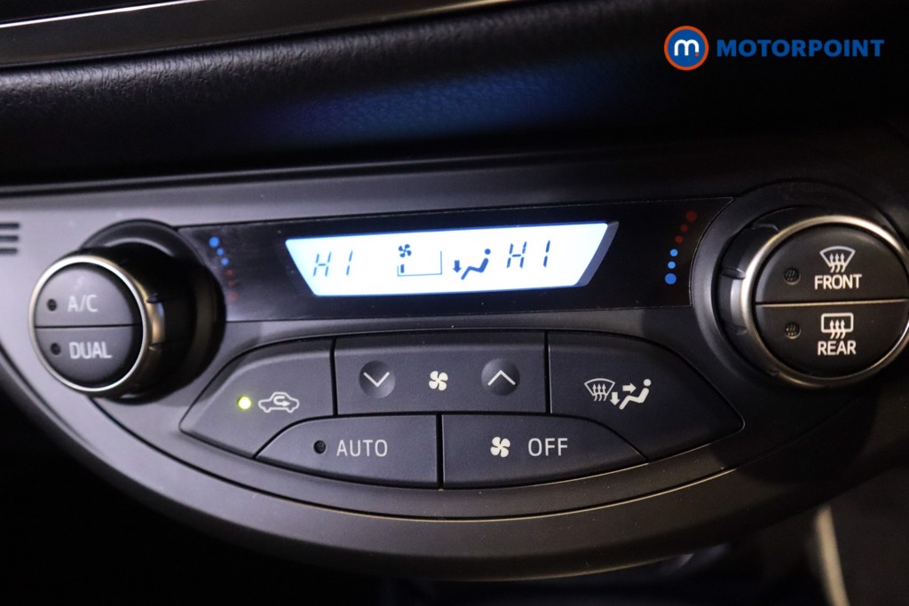 Toyota Yaris Design Automatic Petrol-Electric Hybrid Hatchback - Stock Number (1603251) - 5th supplementary image