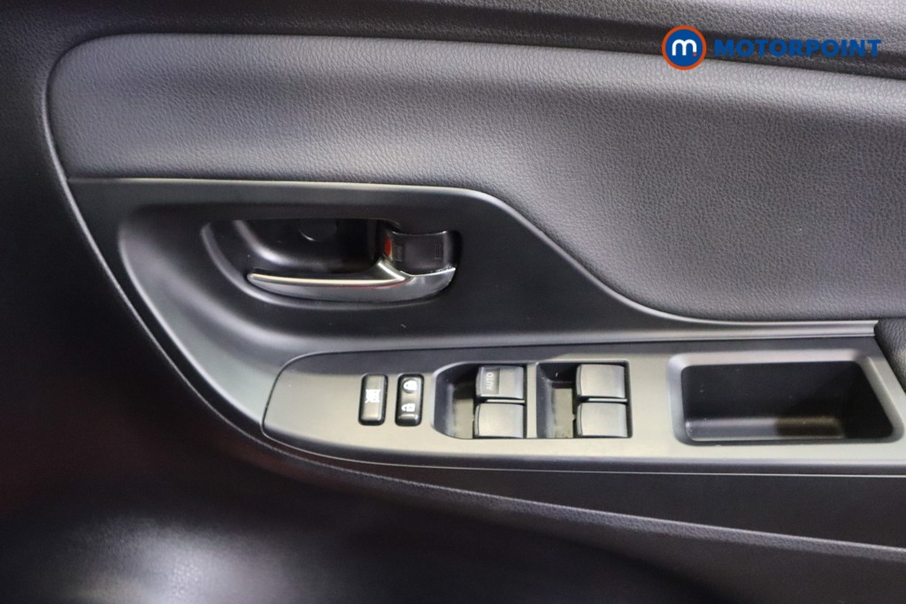 Toyota Yaris Design Automatic Petrol-Electric Hybrid Hatchback - Stock Number (1603251) - 10th supplementary image