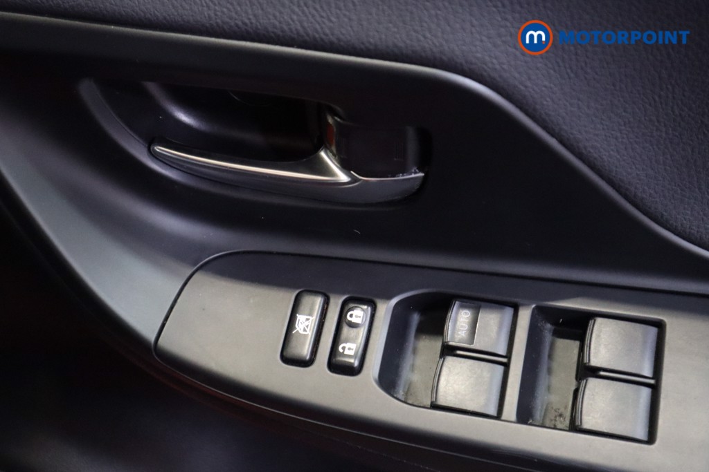 Toyota Yaris Design Automatic Petrol-Electric Hybrid Hatchback - Stock Number (1603251) - 11th supplementary image