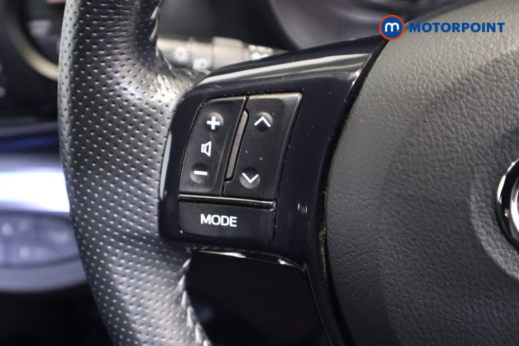 Toyota Yaris Design Automatic Petrol-Electric Hybrid Hatchback - Stock Number (1603251) - 15th supplementary image