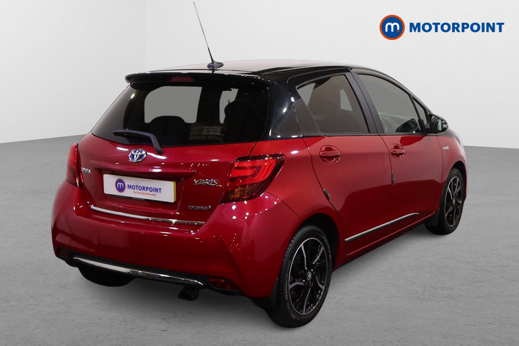 Toyota Yaris Design Automatic Petrol-Electric Hybrid Hatchback - Stock Number (1603251) - Drivers side rear corner