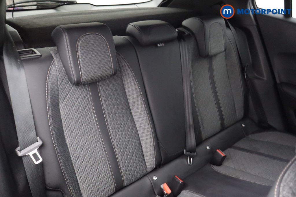Peugeot 2008 Allure Manual Petrol SUV - Stock Number (1603638) - 16th supplementary image
