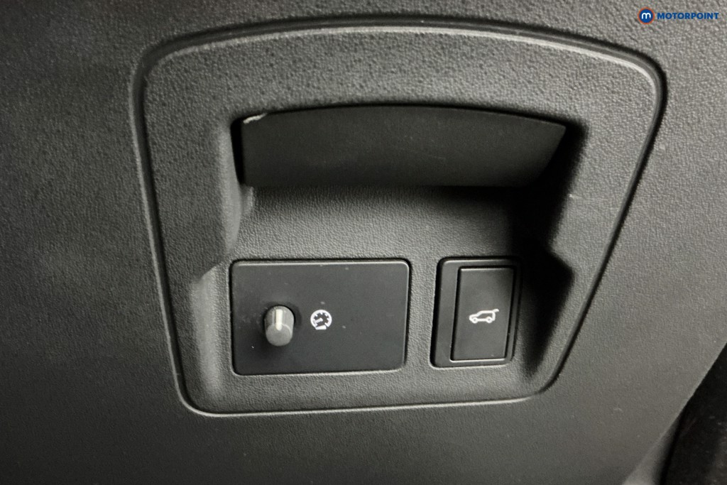 Land Rover Range Rover Velar 2.0 D200 5Dr Auto Automatic Diesel SUV - Stock Number (1604079) - 26th supplementary image