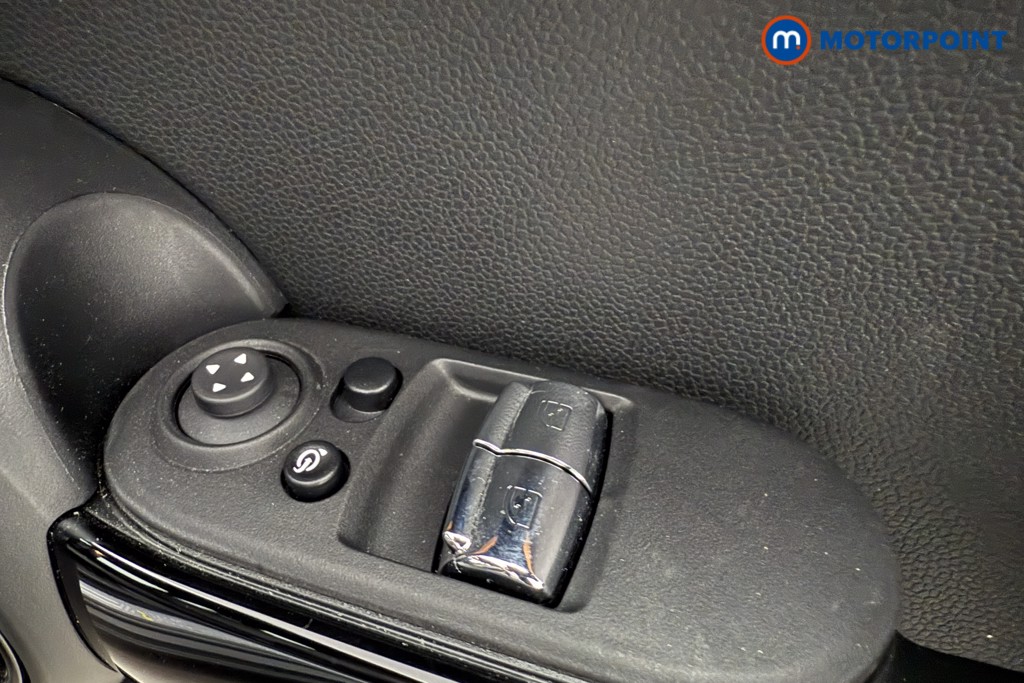 Mini Hatchback Cooper S Level 2 Automatic Electric Hatchback - Stock Number (1604480) - 21st supplementary image