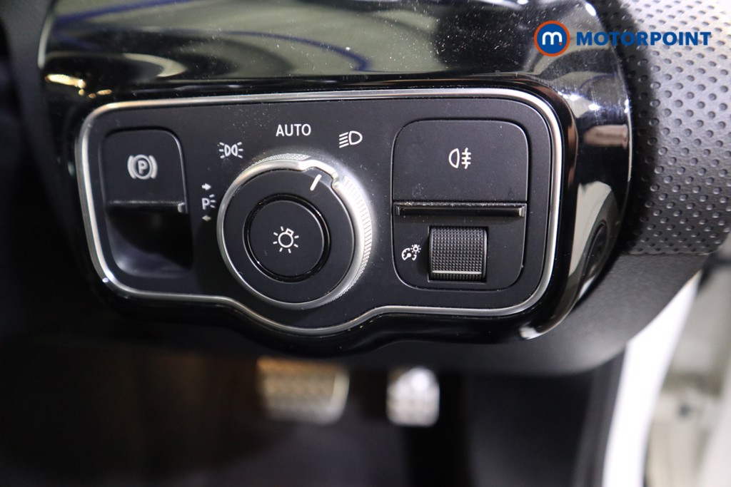 Mercedes-Benz A Class Amg Line Edition Automatic Petrol Plug-In Hybrid Saloon - Stock Number (1604634) - 10th supplementary image