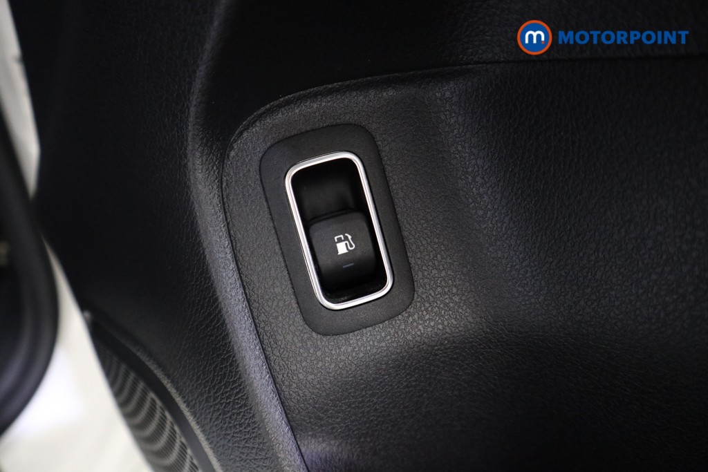 Mercedes-Benz A Class Amg Line Edition Automatic Petrol Plug-In Hybrid Saloon - Stock Number (1604634) - 11th supplementary image