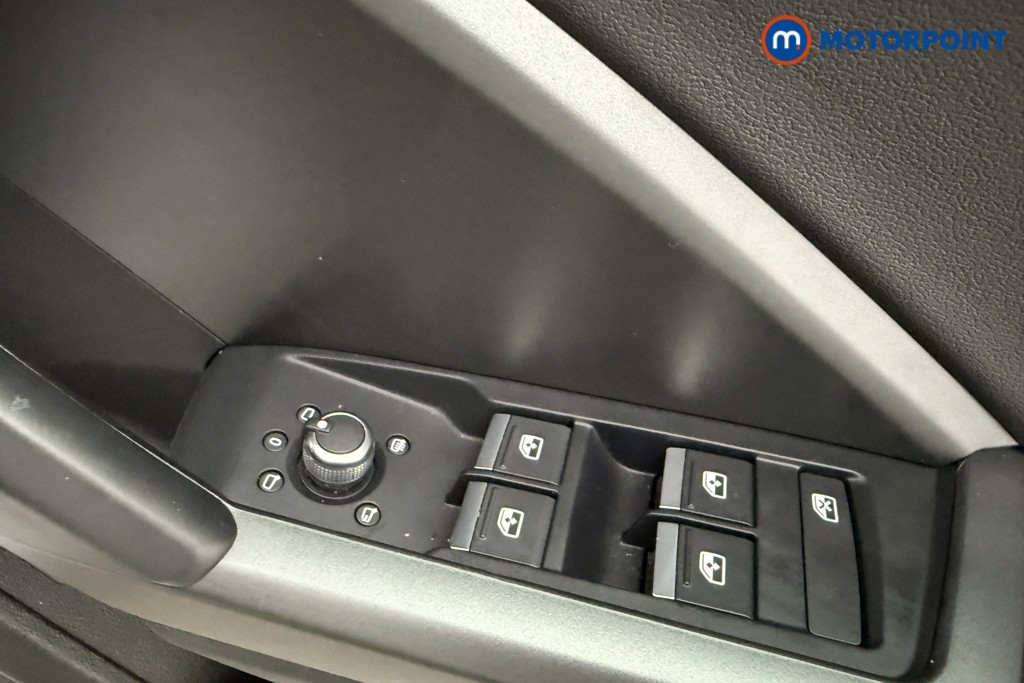 Audi Q3 Black Edition Automatic Petrol SUV - Stock Number (1604784) - 20th supplementary image