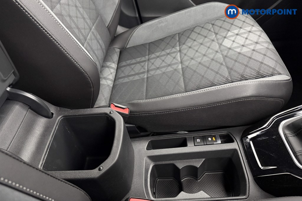 Volkswagen T-Roc R-Line Automatic Petrol SUV - Stock Number (1604807) - 17th supplementary image