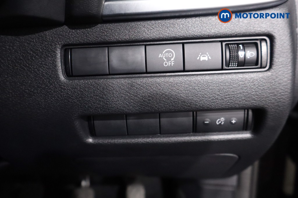 Nissan Qashqai N-Connecta Manual Petrol SUV - Stock Number (1605072) - 17th supplementary image