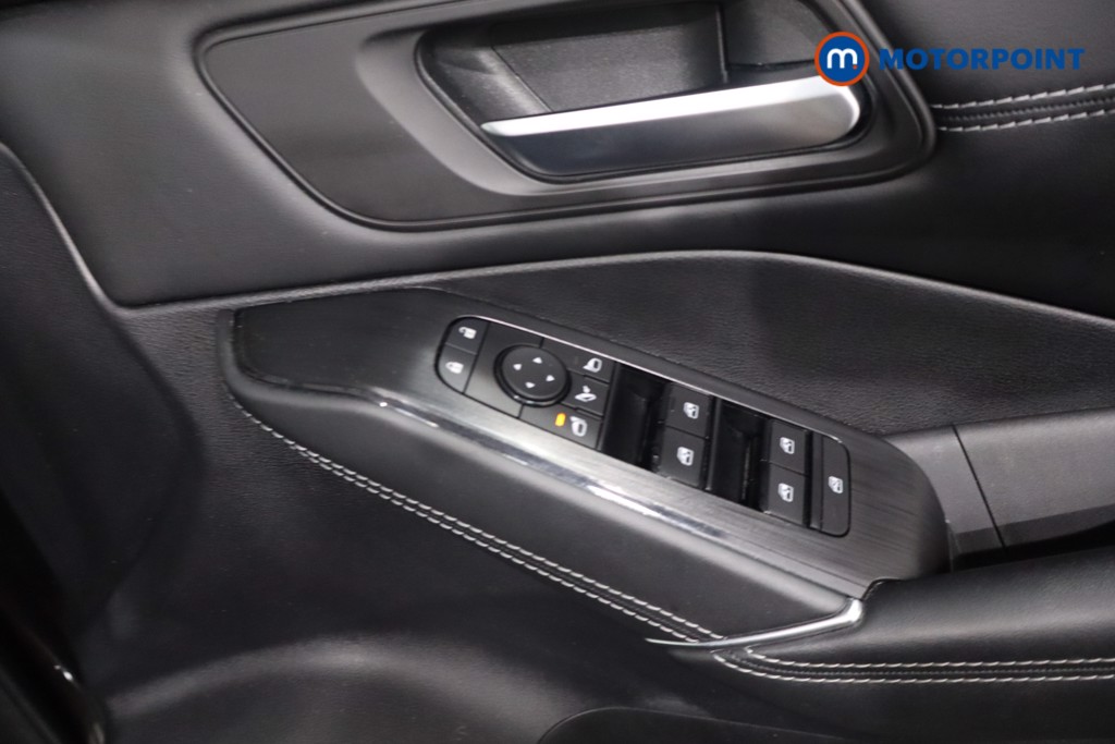 Nissan Qashqai N-Connecta Manual Petrol SUV - Stock Number (1605072) - 25th supplementary image