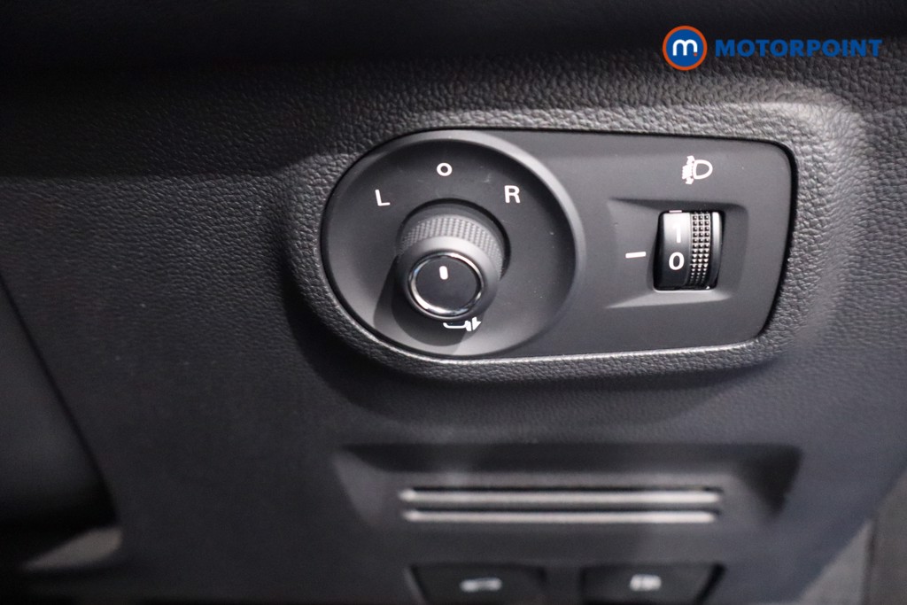 Mg Motor Uk ZS Exclusive Manual Petrol SUV - Stock Number (1605857) - 17th supplementary image