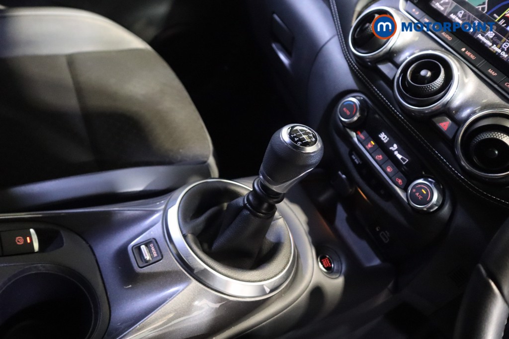 Nissan Juke N-Connecta Manual Petrol SUV - Stock Number (1606684) - 7th supplementary image