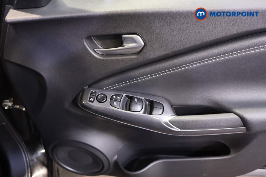 Nissan Juke N-Connecta Manual Petrol SUV - Stock Number (1606684) - 9th supplementary image