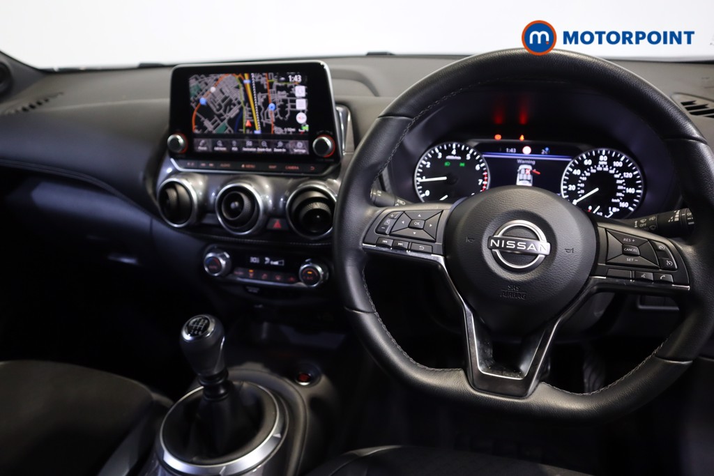 Nissan Juke N-Connecta Manual Petrol SUV - Stock Number (1606684) - 1st supplementary image