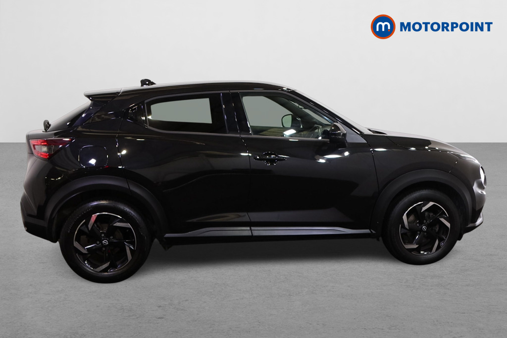 Nissan Juke N-Connecta Manual Petrol SUV - Stock Number (1606684) - Drivers side