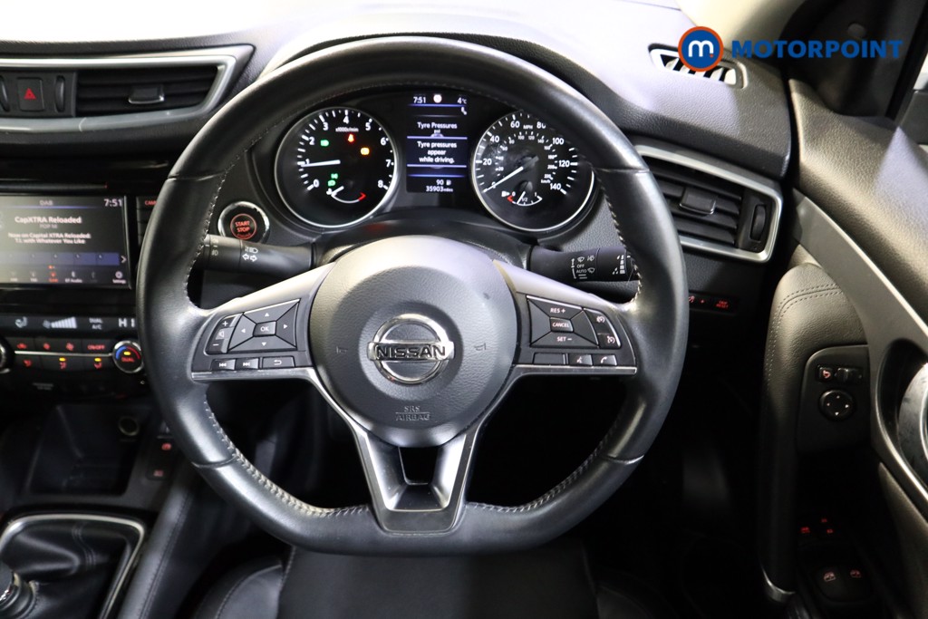 Nissan Qashqai Tekna Manual Petrol SUV - Stock Number (1606890) - 2nd supplementary image