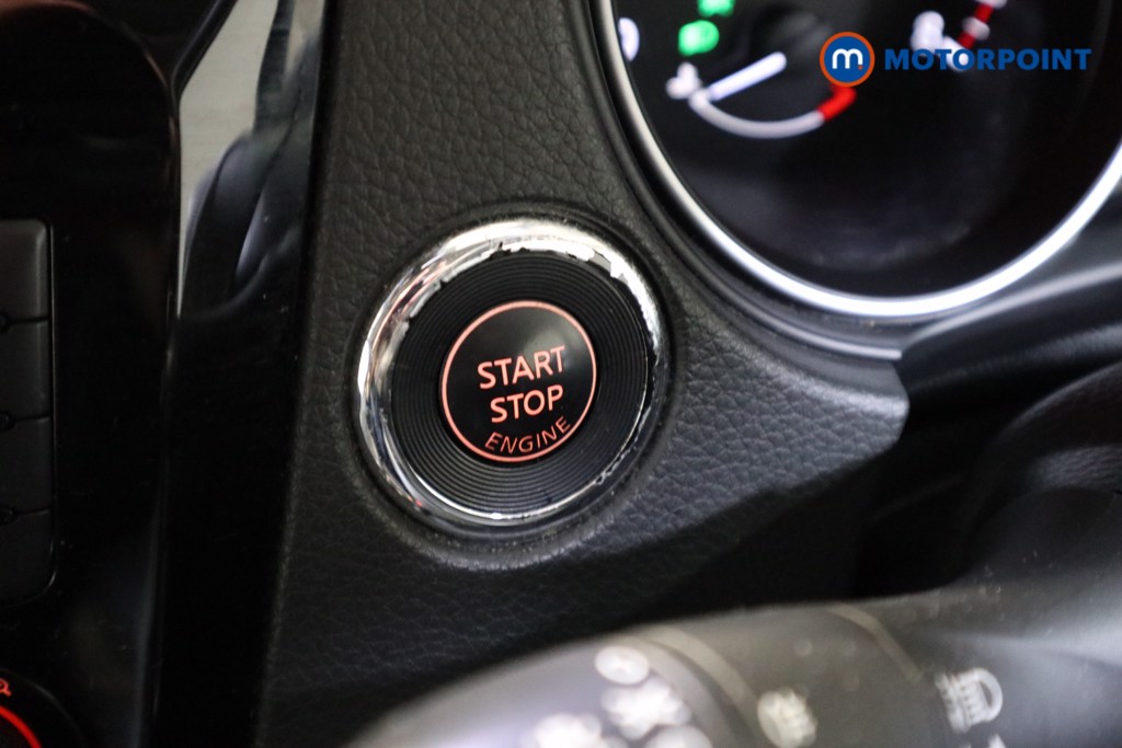 Nissan Qashqai Tekna Manual Petrol SUV - Stock Number (1606890) - 6th supplementary image
