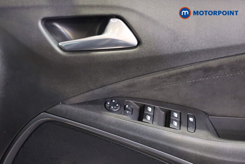 Vauxhall Crossland Ultimate Manual Petrol SUV - Stock Number (1607005) - 9th supplementary image