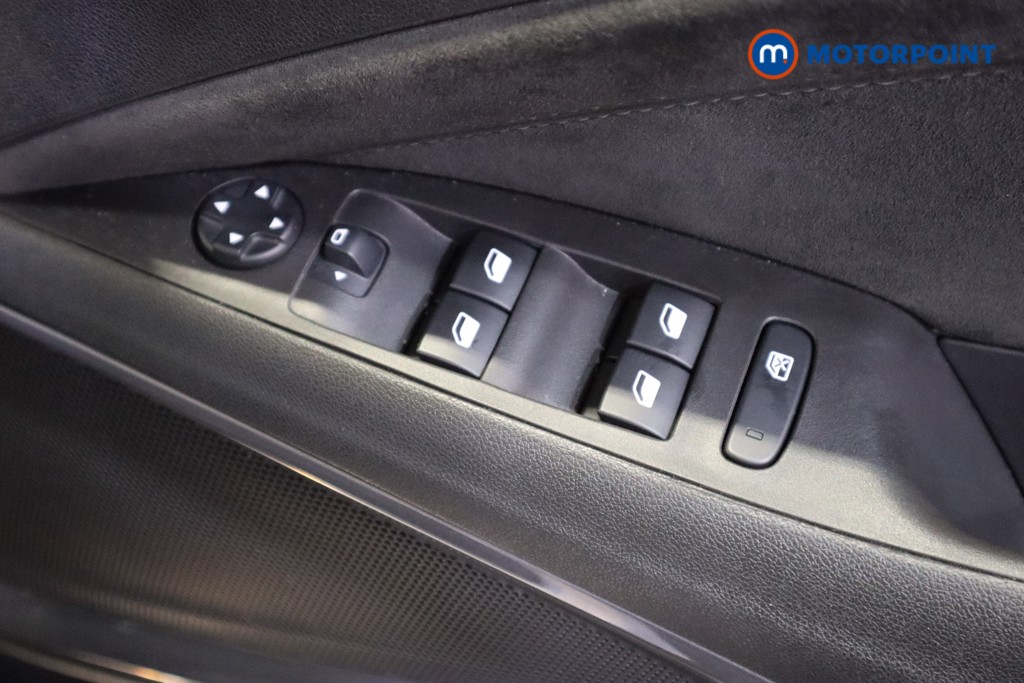 Vauxhall Crossland Ultimate Manual Petrol SUV - Stock Number (1607005) - 10th supplementary image