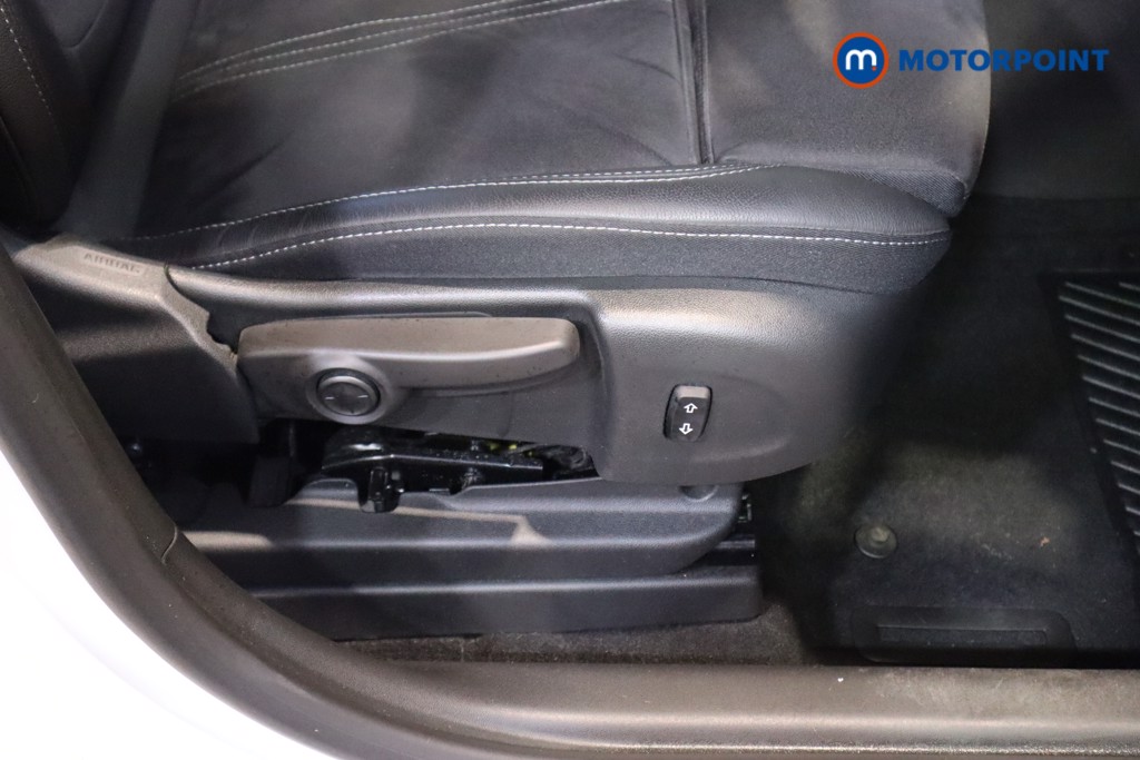 Vauxhall Crossland Ultimate Manual Petrol SUV - Stock Number (1607005) - 15th supplementary image