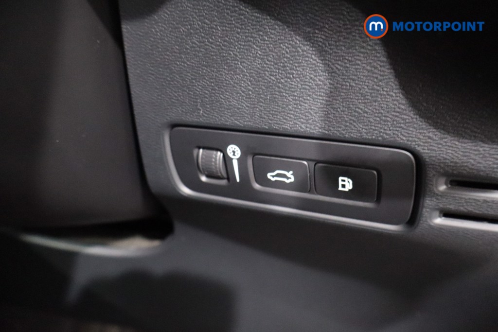 Volvo Xc40 Plus Automatic Petrol Plug-In Hybrid SUV - Stock Number (1607173) - 17th supplementary image