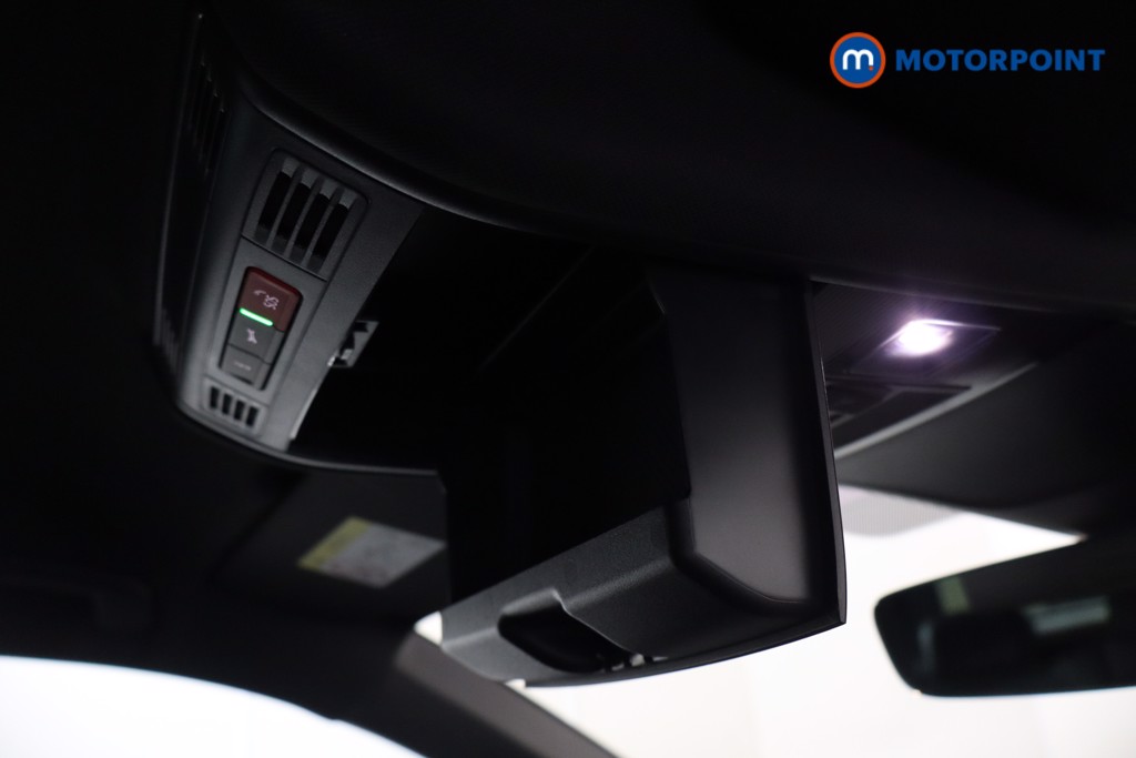 Volkswagen Tiguan R-Line Automatic Petrol SUV - Stock Number (1607221) - 23rd supplementary image