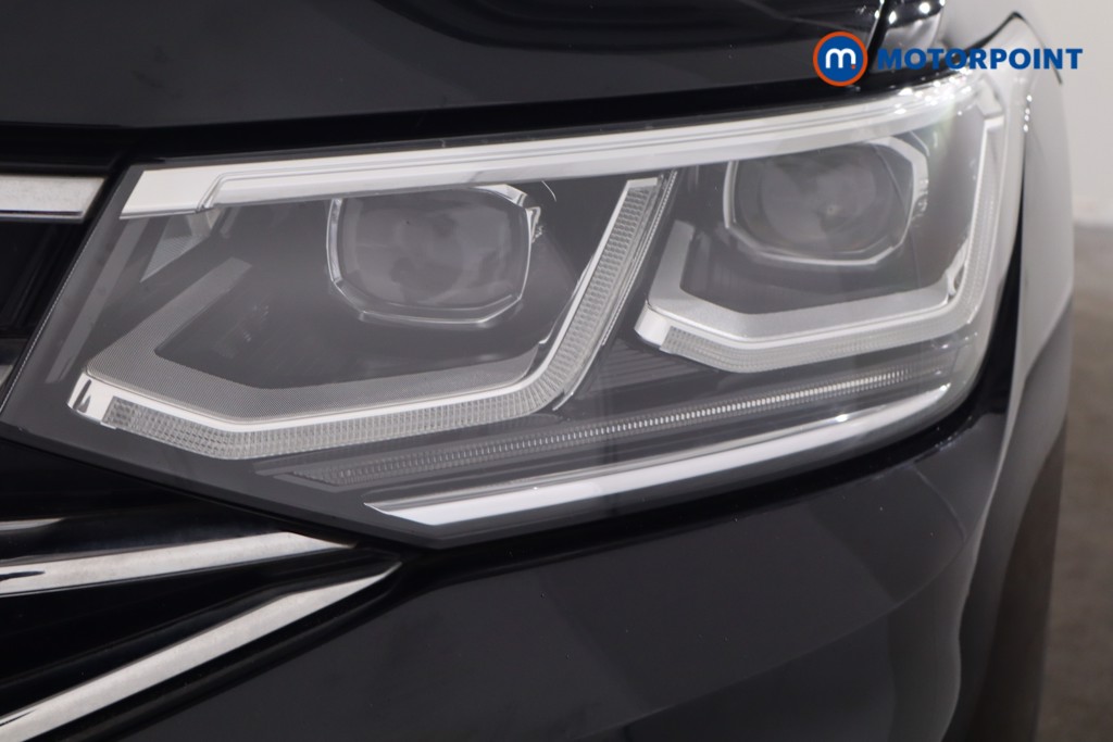 Volkswagen Tiguan R-Line Automatic Petrol SUV - Stock Number (1607221) - 34th supplementary image