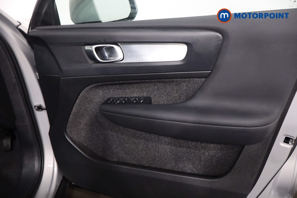 Volvo Xc40 Core Automatic Petrol SUV - Stock Number (1607457) - 21st supplementary image