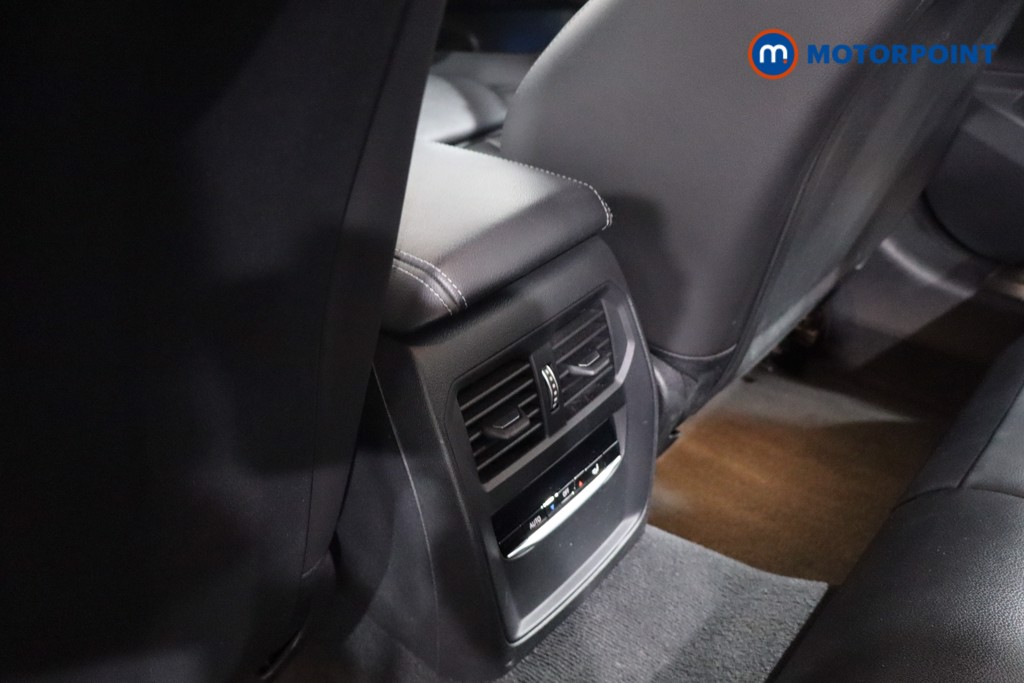 BMW 3 Series Sport Pro Automatic Petrol Plug-In Hybrid Estate - Stock Number (1607470) - 27th supplementary image