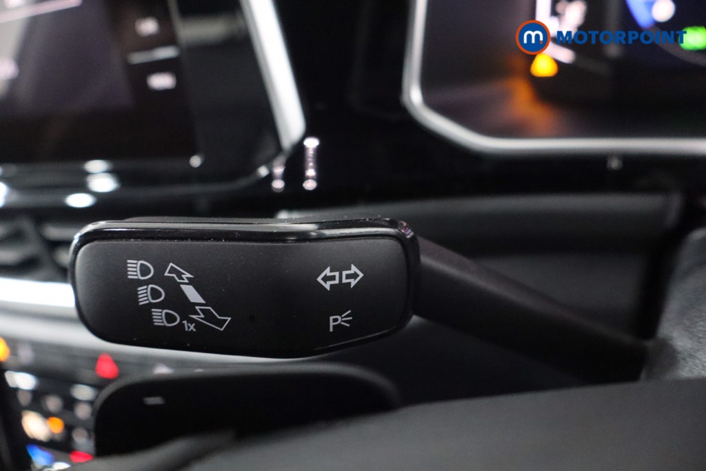 Volkswagen T-Roc R-Line Automatic Petrol SUV - Stock Number (1607623) - 13th supplementary image