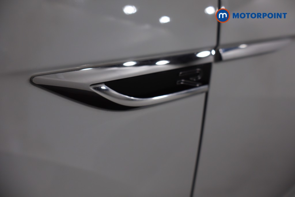 Volkswagen T-Roc R-Line Automatic Petrol SUV - Stock Number (1607623) - 34th supplementary image