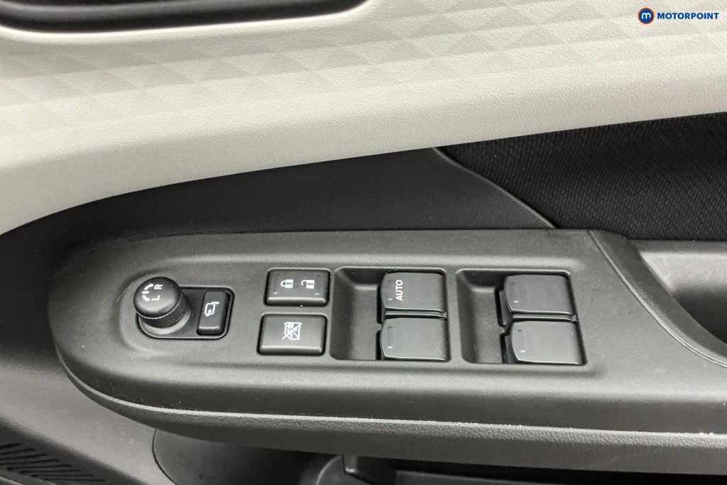 Suzuki Swift Ultra Automatic Petrol Hatchback - Stock Number (1589625) - 27th supplementary image