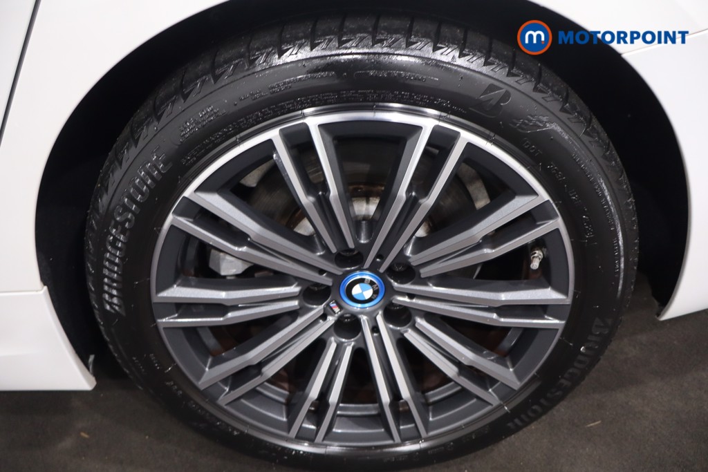 BMW 3 Series M Sport Automatic Petrol Plug-In Hybrid Estate - Stock Number (1607264) - 12th supplementary image