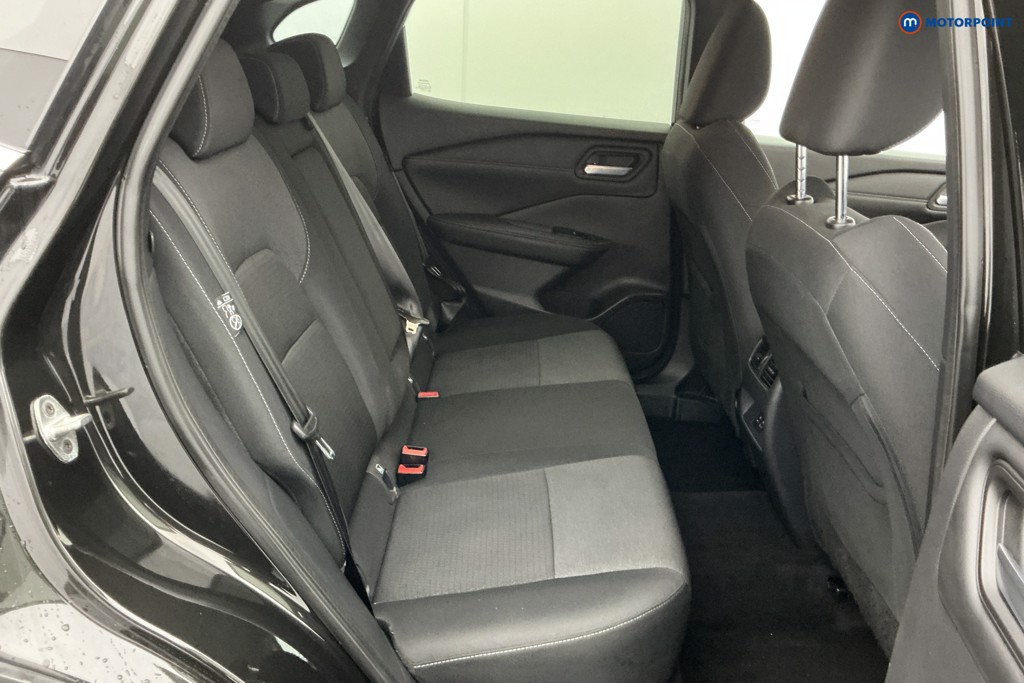 Nissan Qashqai N-Connecta Manual Petrol SUV - Stock Number (1591076) - 9th supplementary image