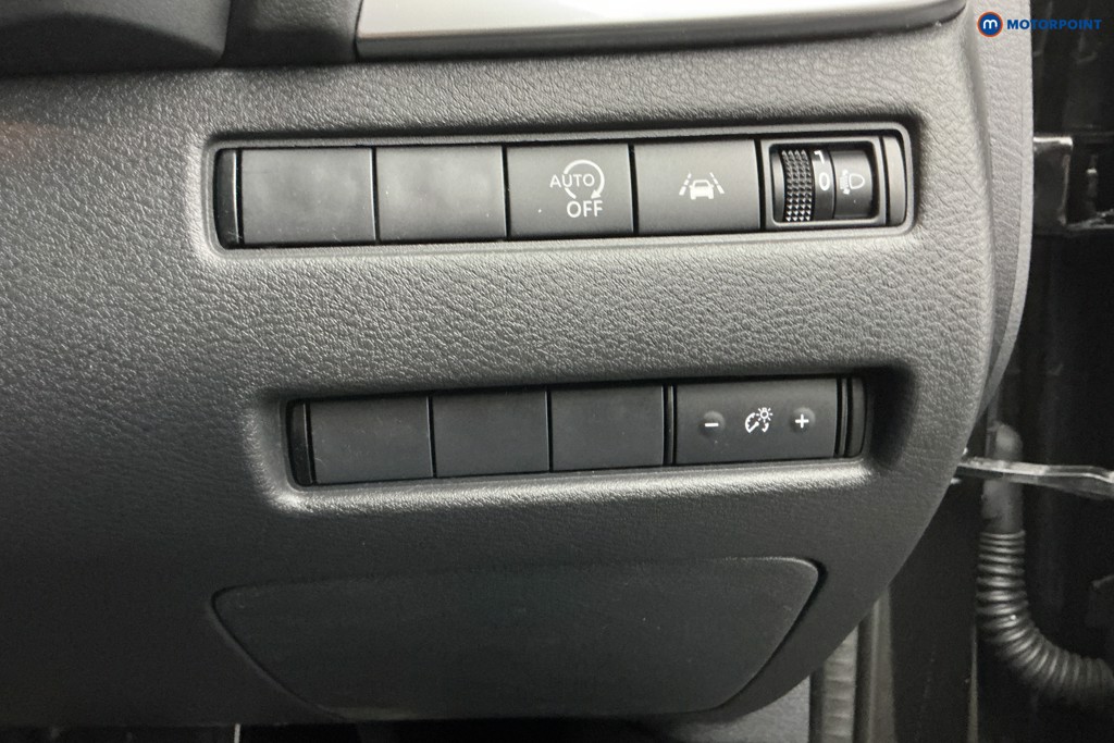 Nissan Qashqai N-Connecta Manual Petrol SUV - Stock Number (1591076) - 32nd supplementary image