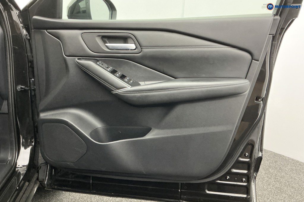 Nissan Qashqai N-Connecta Manual Petrol SUV - Stock Number (1591076) - 33rd supplementary image